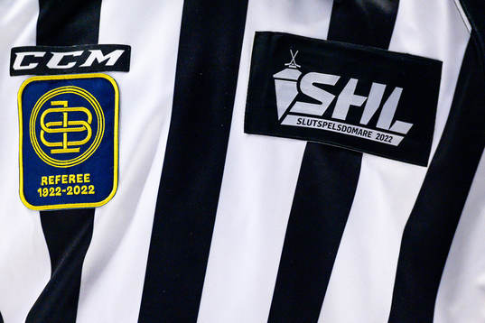 SHL logo på domartröja