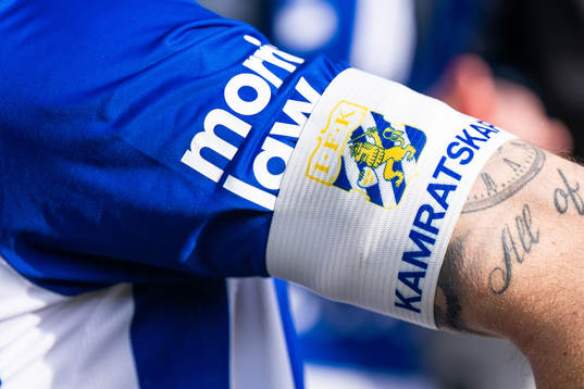 Lagkaptensbindeln på IFK Göteborgs Marcus Berg