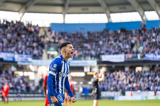 IFK Göteborgs Alexander Jallow jublar på slutsignalen