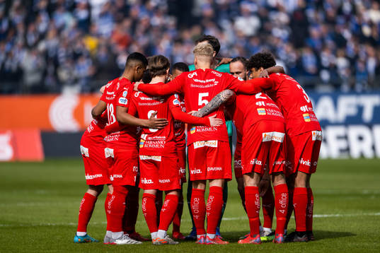 Värnamos spelare samlas