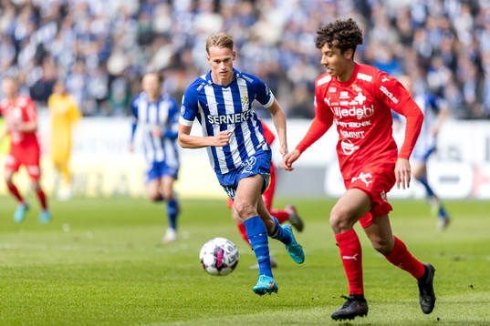 IFK Göteborgs Oscar Vilhelmsson och Värnamos Robin Tihi