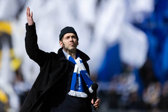 Joel Alme uppträder