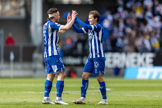 IFK Göteborgs Gustav Svensson och Simon Thern jublar