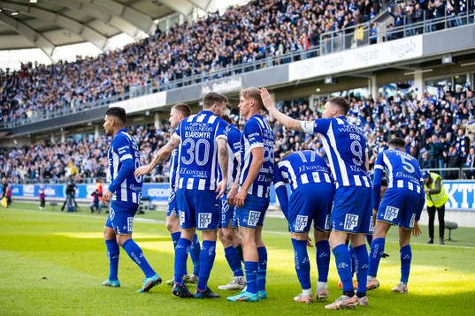 IFK Göteborgs Marcus Berg jublar med lagkamrater