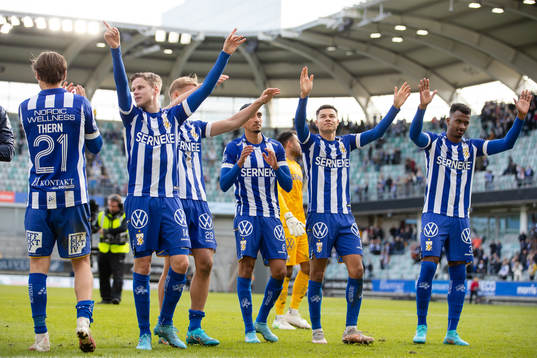 IFK Göteborgs spelare jublar