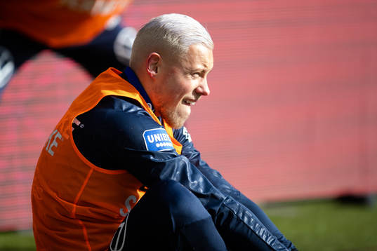 IFK Göteborgs Erik Sorga värmer upp