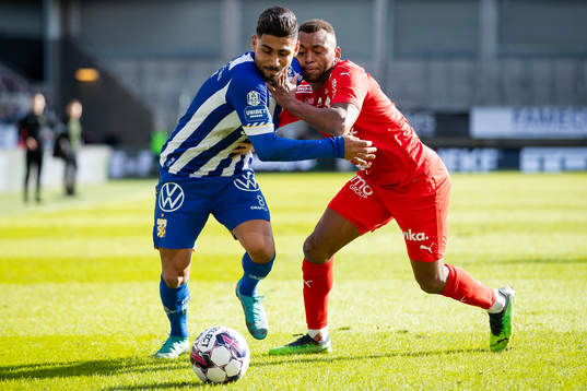 IFK Göteborgs Hosam Aiesh och Värnamos Wenderson Oliveira