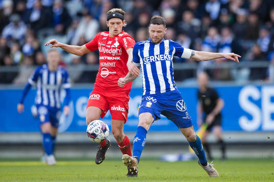 Värnamos Charlie Vindehall och IFK Göteborgs Marcus Berg