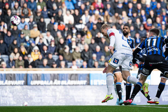 Sundsvalls Pontus Engblom gör 0-1