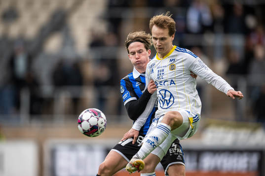 Sirius Johan Karlsson och Sundsvalls Saku Ylätupa