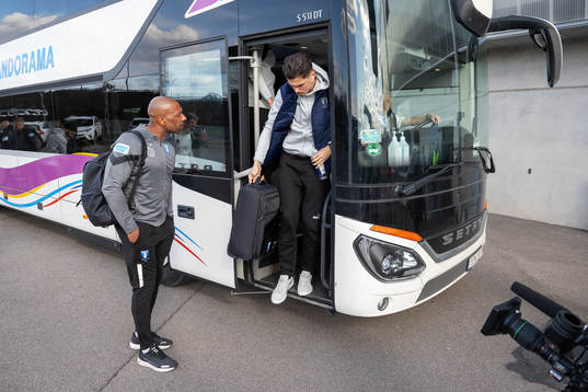 Malmö FFs assisterande tränare Jeffrey Aubynn och Dennis