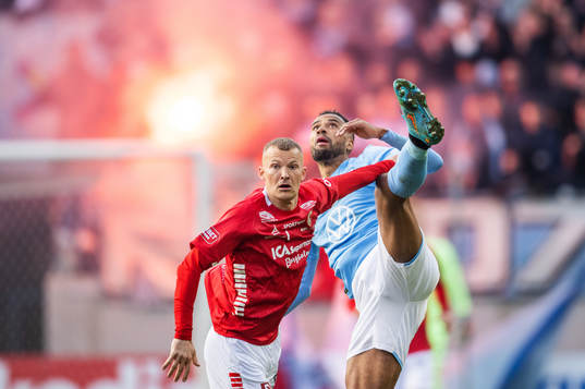 Kalmars Rasmus Sjöstedt och Malmö FFs Isaac Kiese Thelin