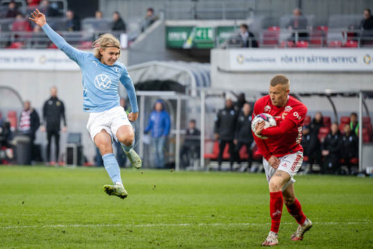 Malmö FFs Sebastian Nanasi och Kalmars Rasmus Sjöstedt