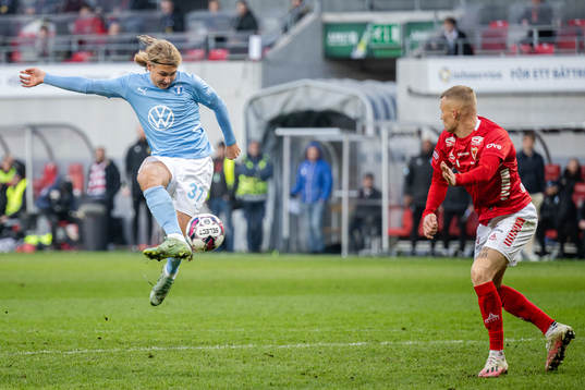 Malmö FFs Sebastian Nanasi och Kalmars Rasmus Sjöstedt