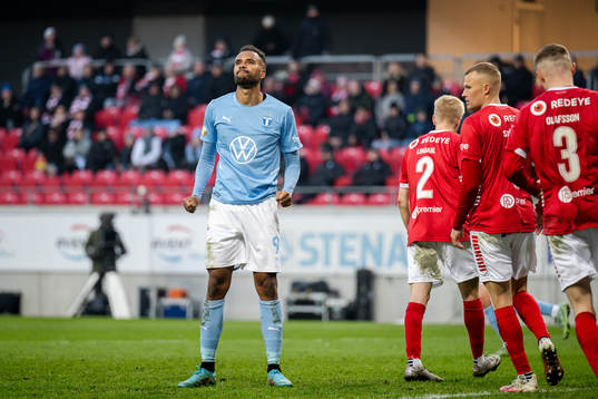 Malmö FFs Isaac Kiese Thelin deppar