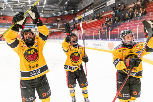 Luleås Petra Nieminen , Noora Tulus och Jenni Hiirikoski