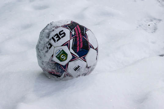 Fotboll innan fotbollsmatchen i Superettan mellan Brage och