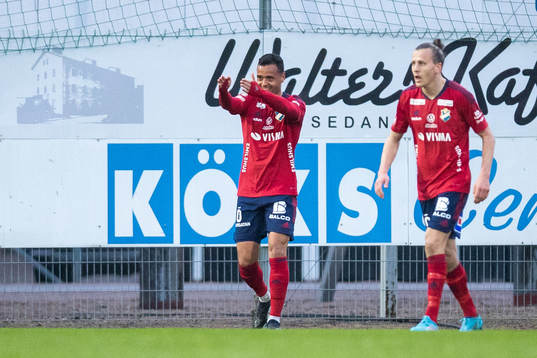Östers Marc Rochester Sörensen jublar
