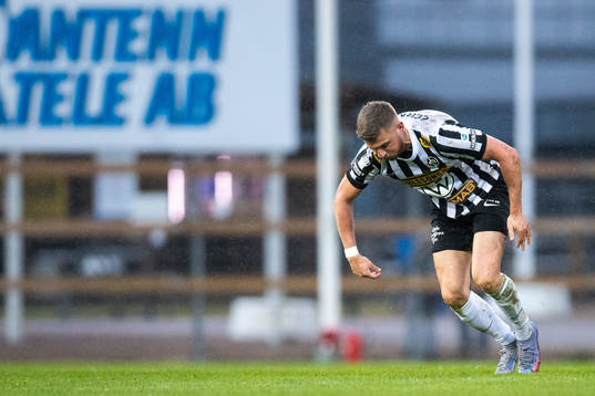 Landskronas Erik Pärsson har ont