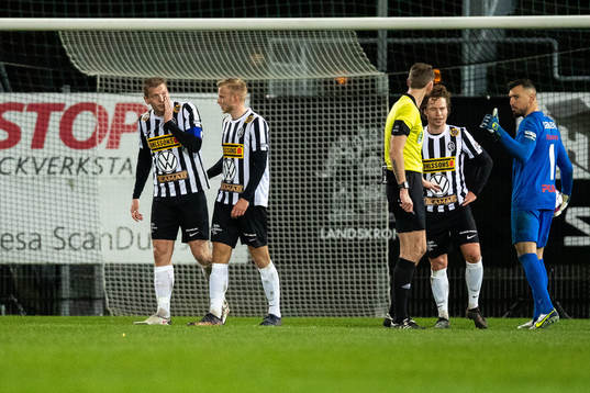 Landskronas Philip Andersson har ont