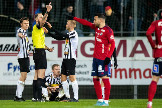Landskronas Philip Andersson har ont