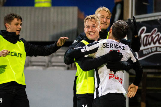 Landskronas Jesper Strid och Viktor Wihlstrand jublar
