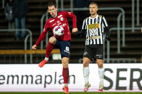 Östers Alex Thor Hauksson och Landskronas Linus R Olsson