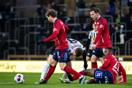 Landskronas Robin Dzabic och och Östers Manasse Kusu