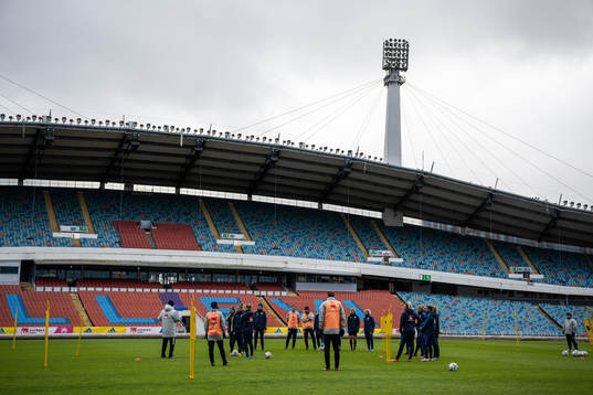 Bläddra bland fler bilder av Football, FIFA Women's World Cup Qualifier, Sweden, Training 