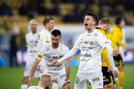 Mjällbys Noah Eile jublar