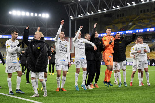 Mjällbys spelare jublar