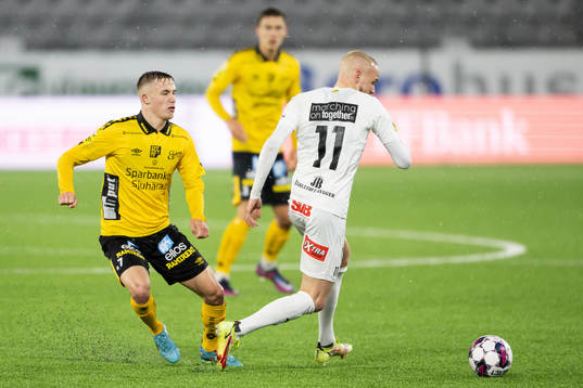 Elfsborgs Jacob Ondrejka och Mjällbys Adam Ståhl