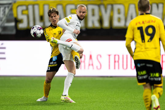 Elfsborgs Oliver Zandén och Mjällbys Adam Ståhl