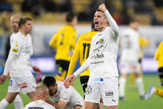 Mjällbys Noah Eile jublar