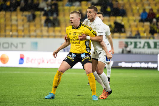Elfsborgs Per Frick och Mjällbys Ivan Kričak