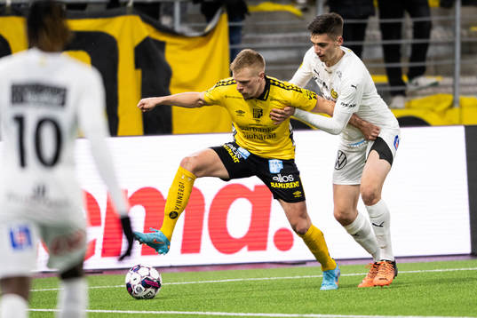 Elfsborgs Per Frick och Mjällbys Noah Eile
