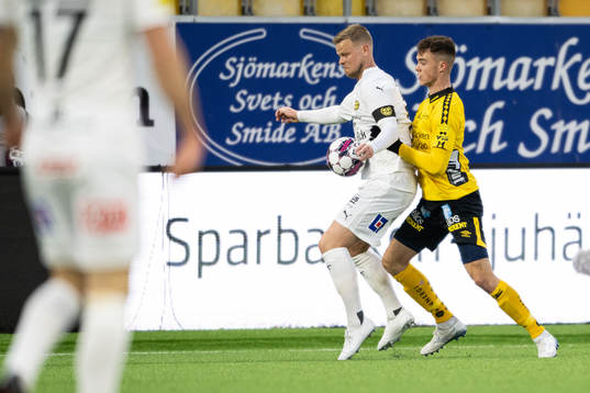 Mjällbys David Löfquist och Elfsborgs Leo Väisänen