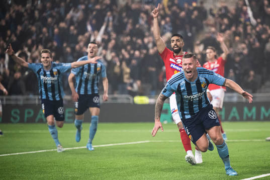 Djurgårdens Victor Edvardsen jublar