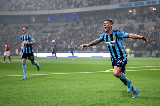 Djurgårdens Victor Edvardsen jublar