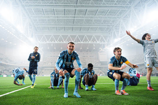Djurgårdens Piotr Johansson och Hjalmar Ekdal jublar