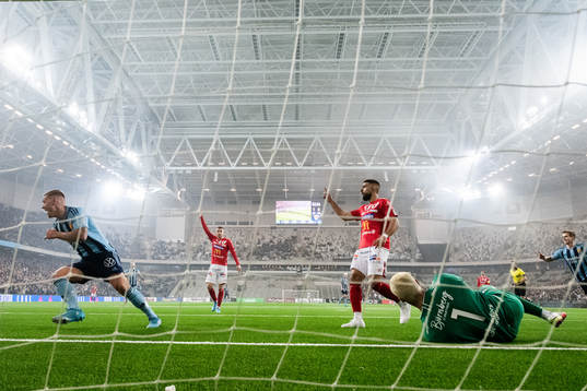 Djurgårdens Victor Edvardsen jublar