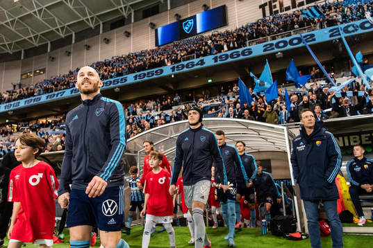 Djurgårdens Magnus Eriksson och målvakt Jacob Widell