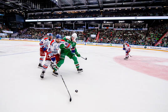 Oskarshamns Johannes Salmonsson  och Rögles Adam Edström
