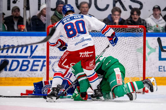 Rögles Mattias Sjögren och Oskarshamns Tomas Zohorna  i