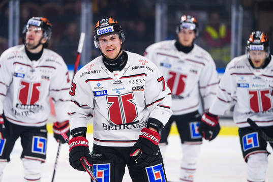 Örebros Oliver Eklind jublar