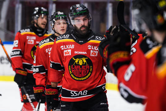 Luleås Linus Fröberg jublar