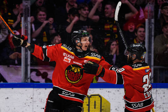 Luleås Carl Mattsson jublar