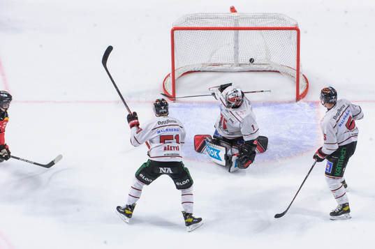 Luleås Isac Brännström sätter 2-1 bakom Örebros