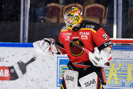 Luleås målvakt Joel Lassinantti jublar