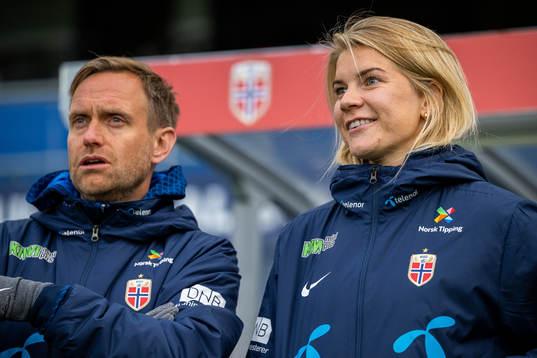 Martin Sjögren, head coach, and Ada Hegerberg of the